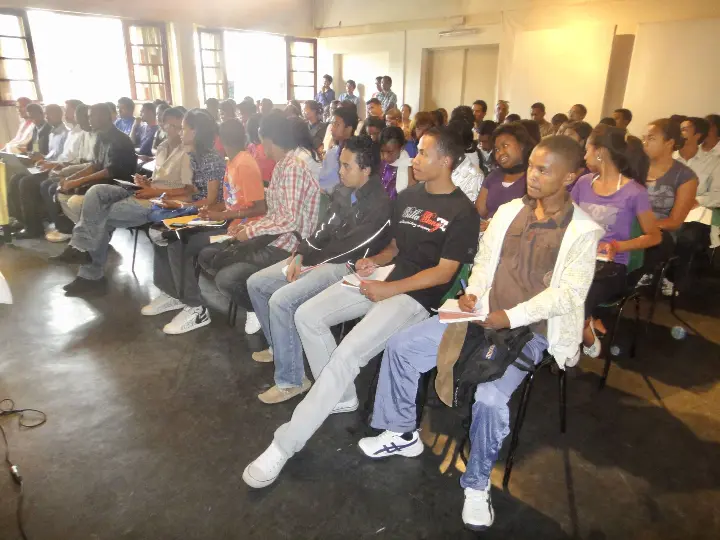 Jeudi 22 mars 2012 à 14h25 au CITE Ambatonakanga Jeudi 22 mars 2012 à 14h25 au CITE Ambatonakanga